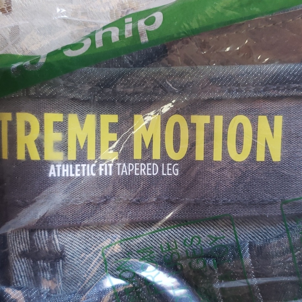 New Lee Extreme Motion Athletic Tapered Jeans - Picture 4 of 4